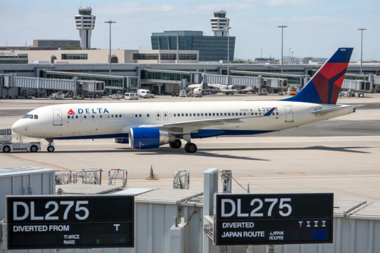 Delta Flight DL275 Japan Diversion LAX
